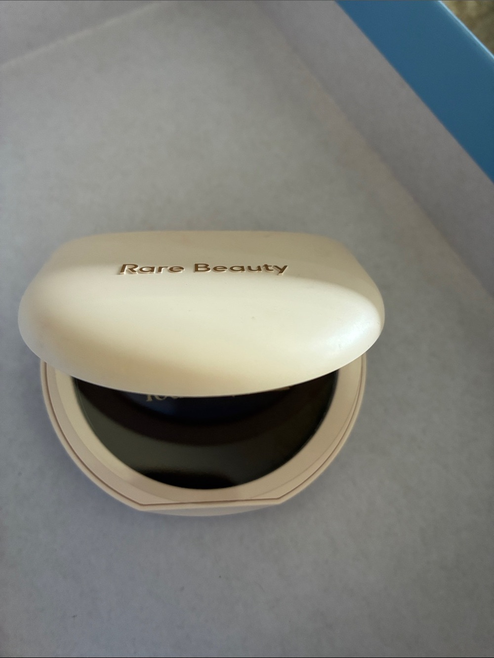 Rare Beauty Pressed Finishing Powder — Espresso (Cream Compact)